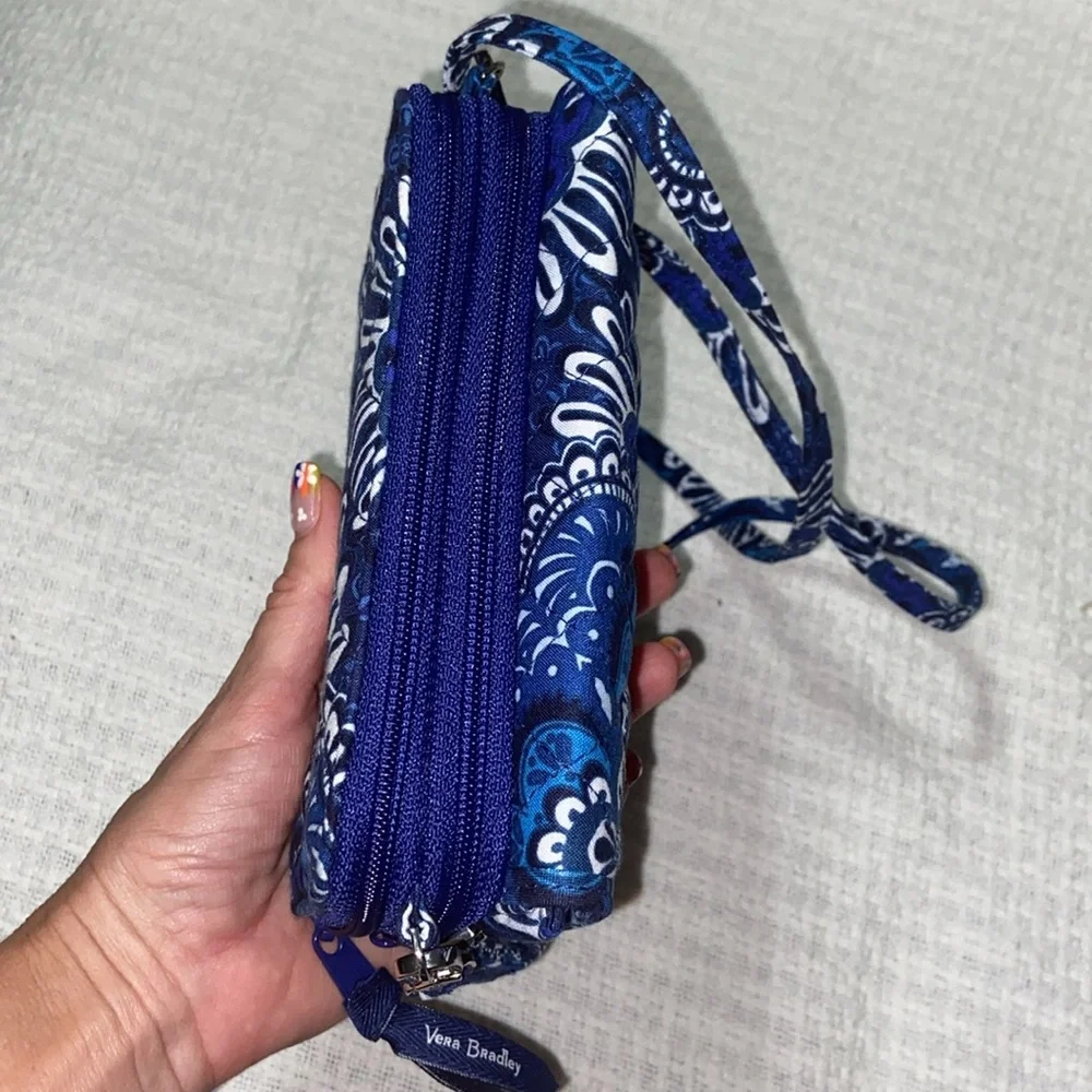 Like new Vera Bradley floral 3-in-1 Crossbody